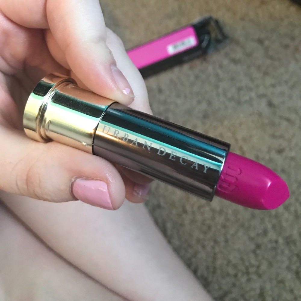 NIB URBAN DECAY SHEER ANARCHY LIPSTICK