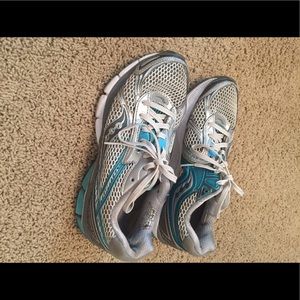 Women's Silver Saucony Tennis Shoes