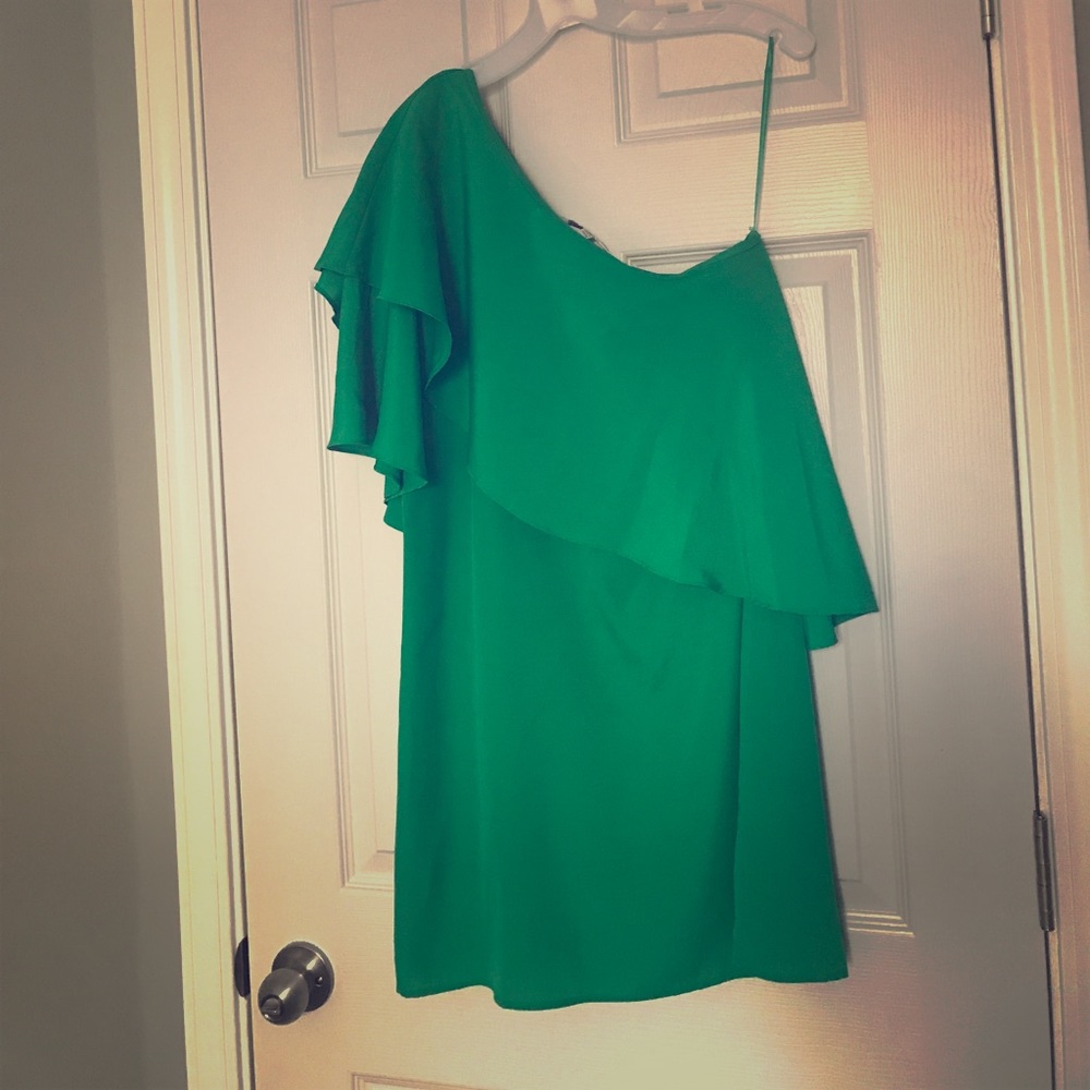 Emerald Green One-shoulder Dress