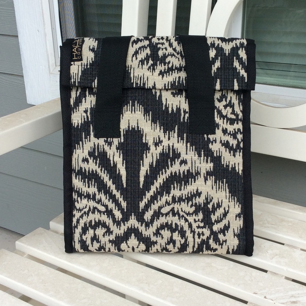 Black and Cream Cold Item Carrier