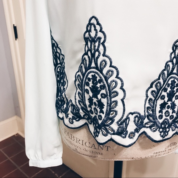 Beautiful Scallop Blouse - Picture 3 of 4