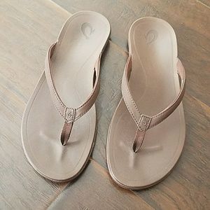 OluKai Ho'opio Leather Sandal