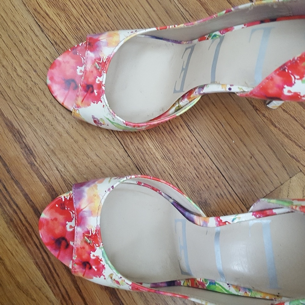 Elle heels size 9. Worn once
