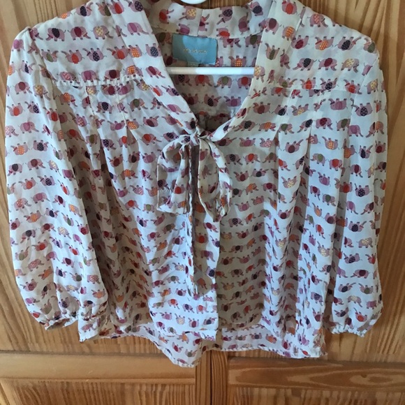 Elephant printed blouse! So adorable! - Picture 1 of 2