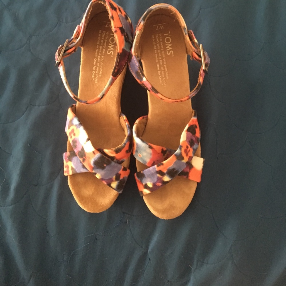 Floral TOMS Wedges