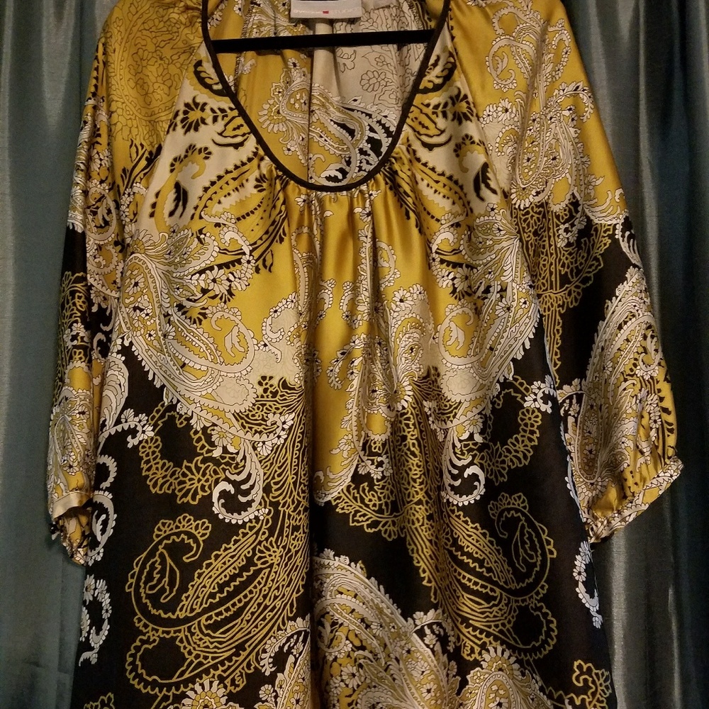 Yellow/black patterned 3/4 sleeve blouse