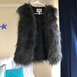 FAUX FUR vest