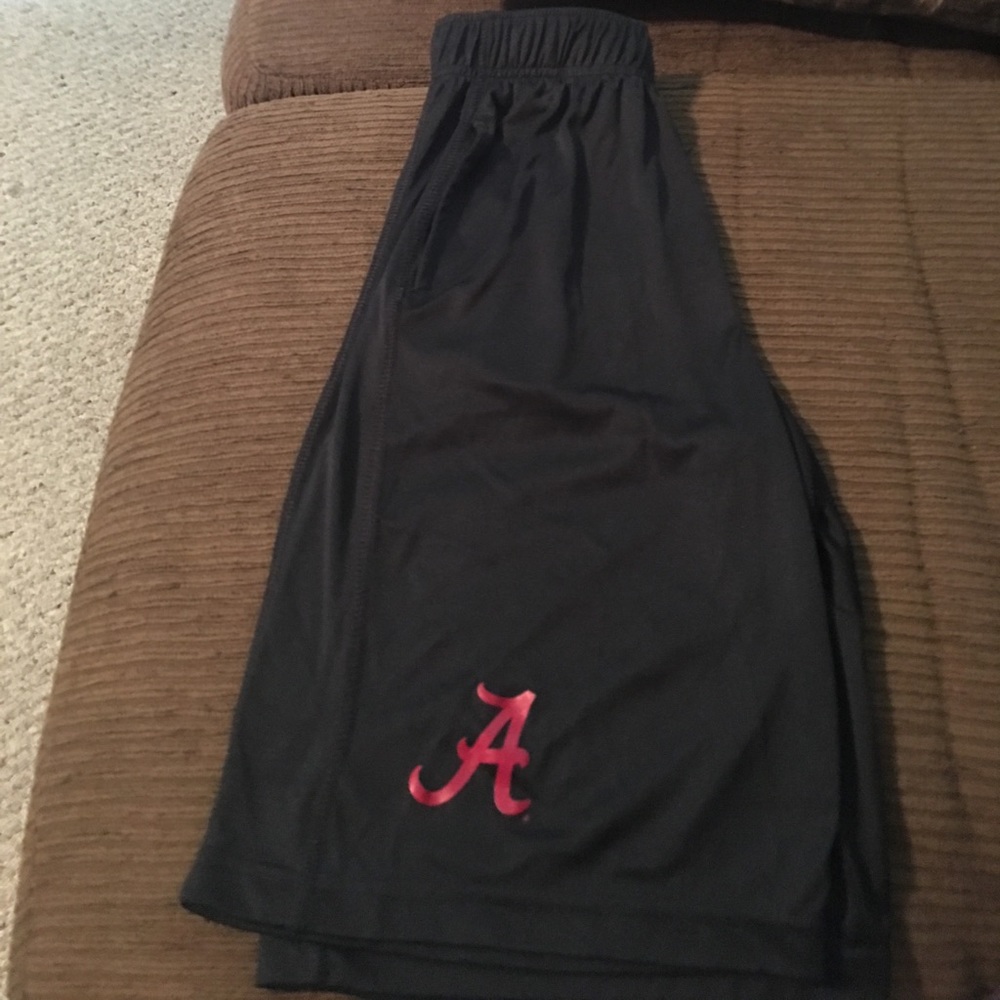 Alabama Crimson Tide athletic shorts youth large