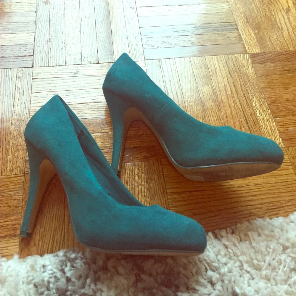 F 21, green pumps / heels, size 5.5