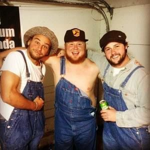 Meet your Posher, Casey