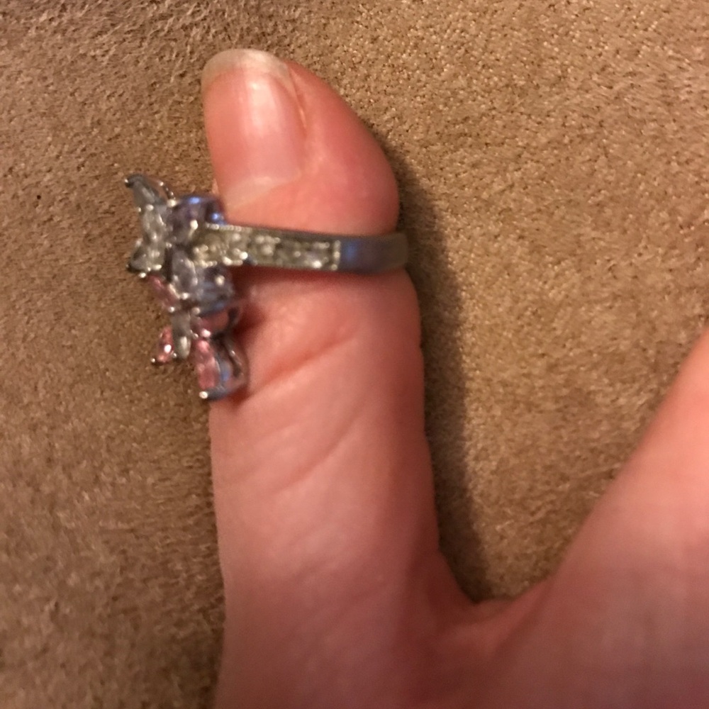 Butterfly ring. - Picture 2 of 4