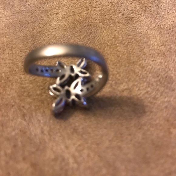 Butterfly ring. - Picture 3 of 4