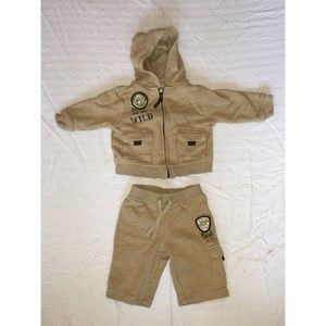2 piece zip up and sweatpants 3-6 mo.
