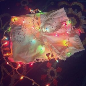 🌸Flower frayed white shorts🌸