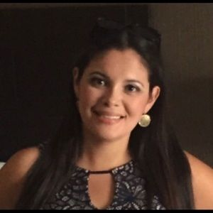 Meet your Posher, Gabriela