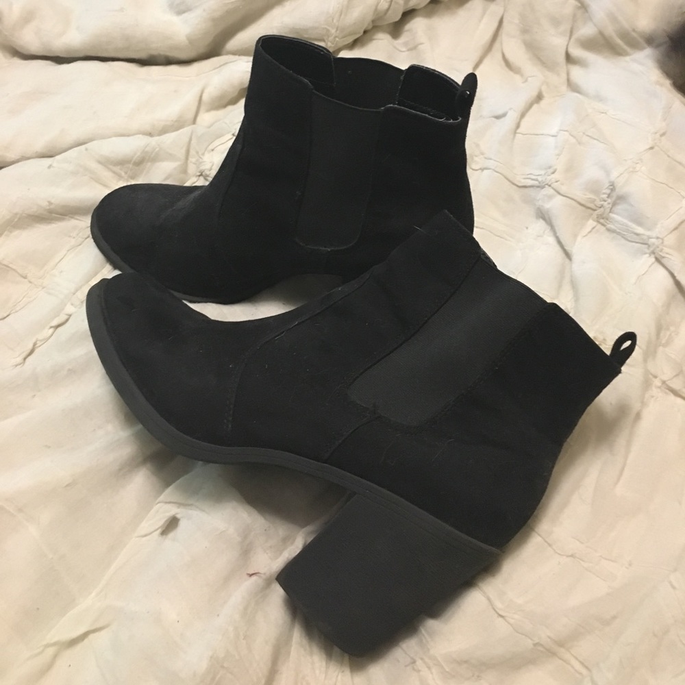 H&M Chelsea Boots