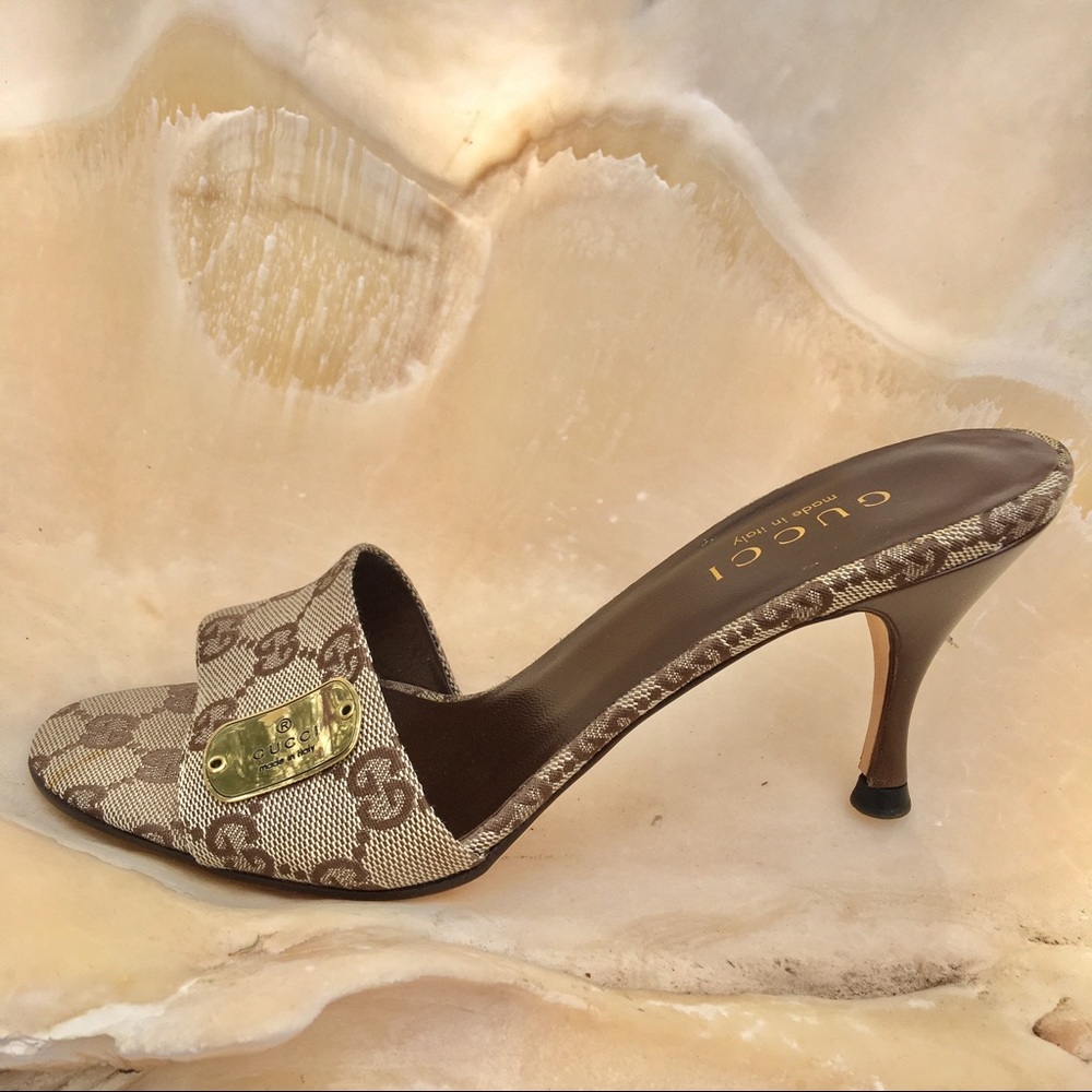 Classic authentic Gucci heeled sandals