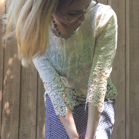 Cream lace overshirt or shell from Vietnam - Picture 2 of 4