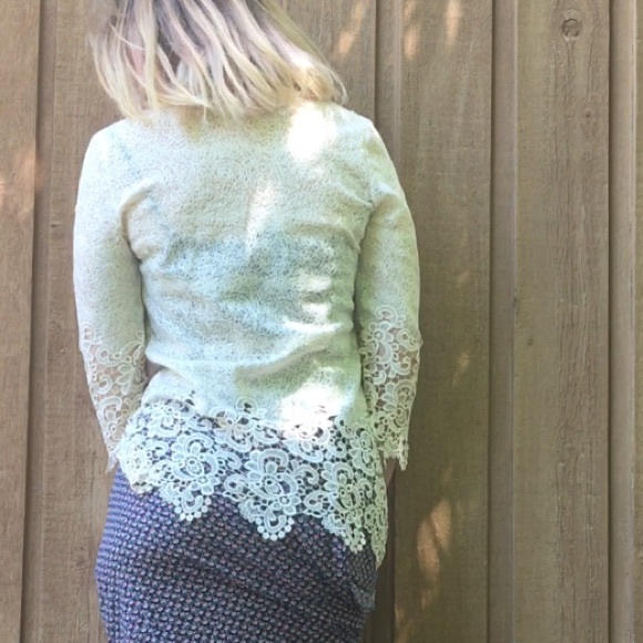 Cream lace overshirt or shell from Vietnam - Picture 4 of 4