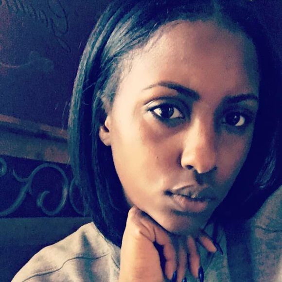 Meet your Posher, Toria - Picture 4 of 4