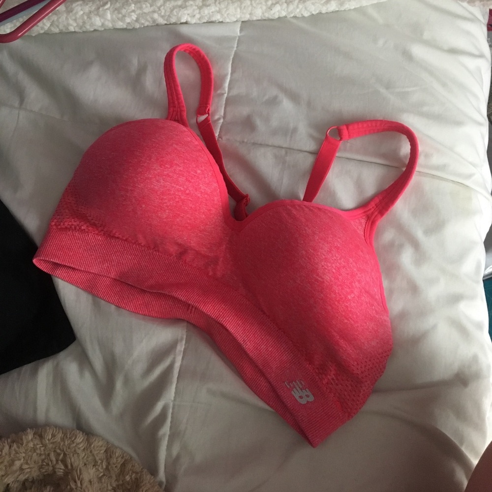 NEW BALANCE SPORTS BRA
