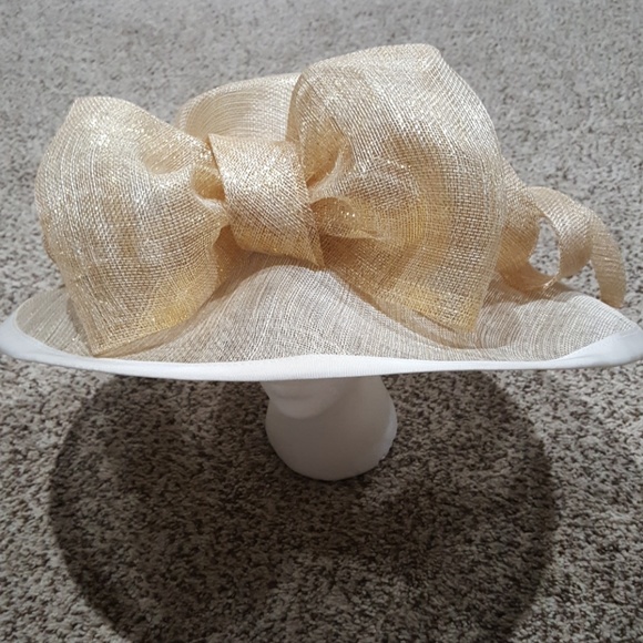 Beautiful Gold Oversized Bow Hat,  White Trim - Picture 2 of 3
