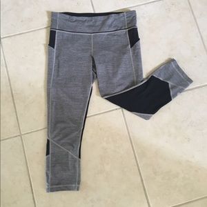 Lululemon Cropped Yoga Pants Size 10