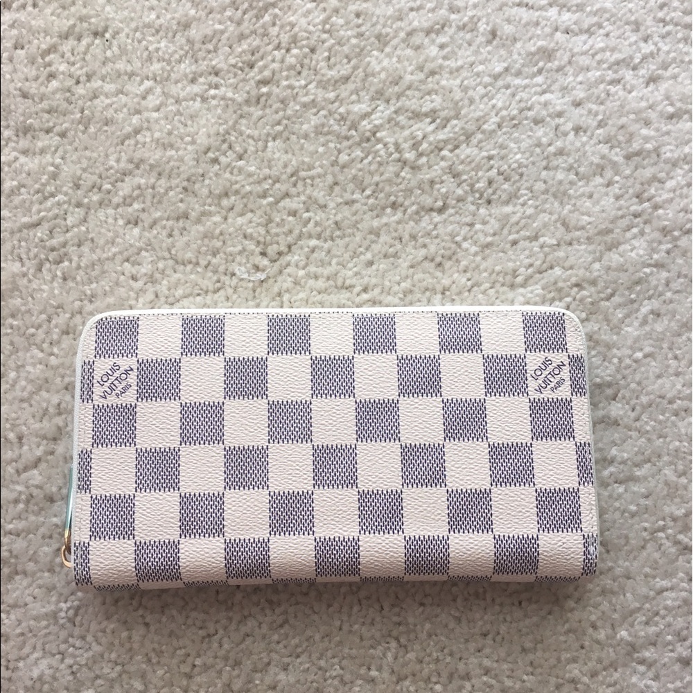 inspire white plaid.