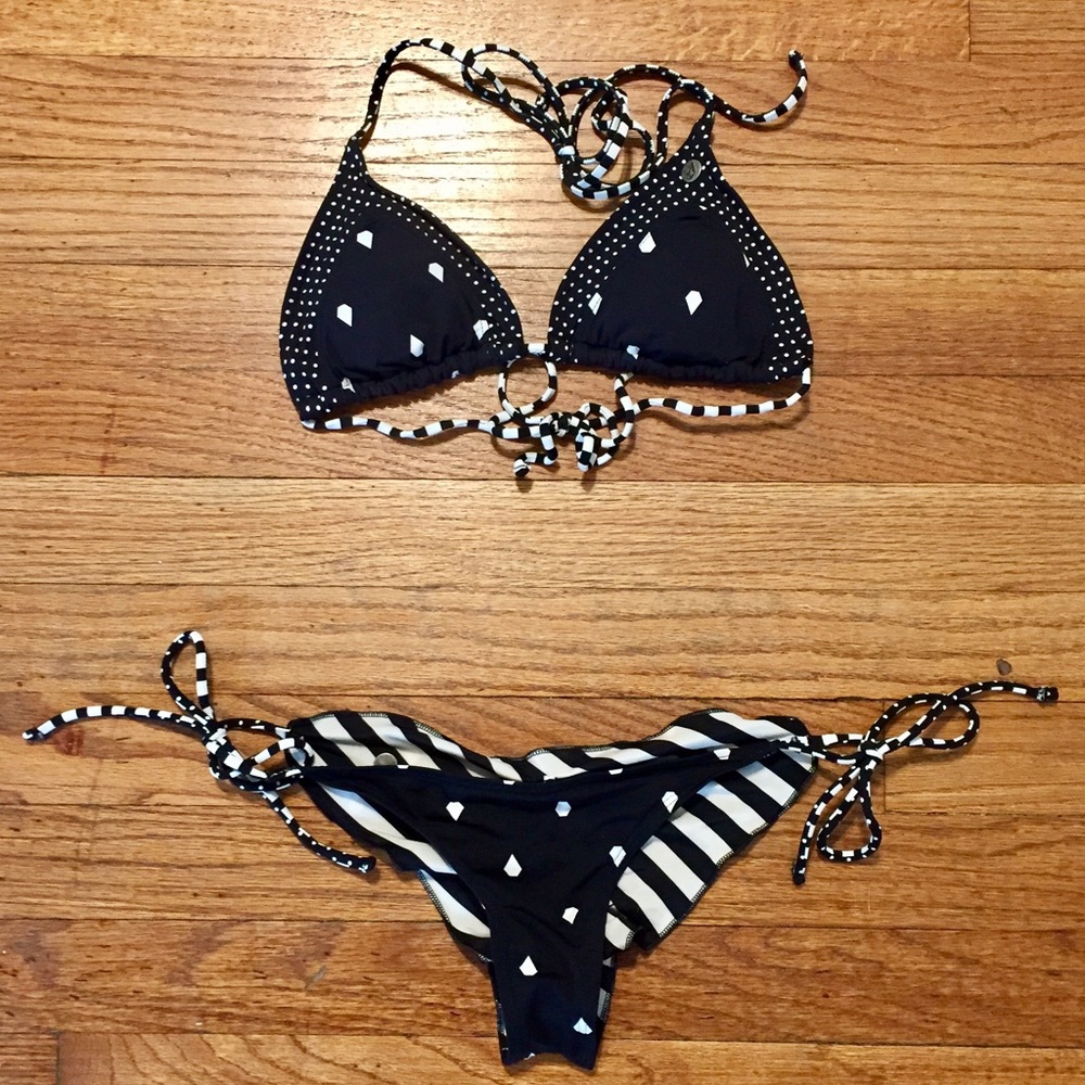 Volcom Bikini Top & Bottom