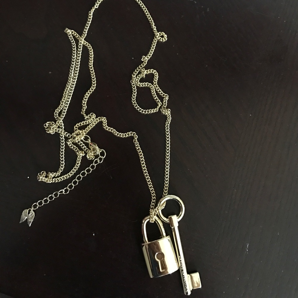 LIMITED EDITION Scandalous necklace vs
