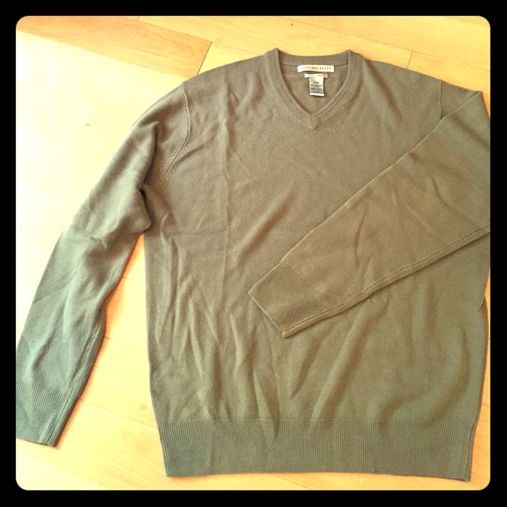 Geoffrey Beene v-neck sweater