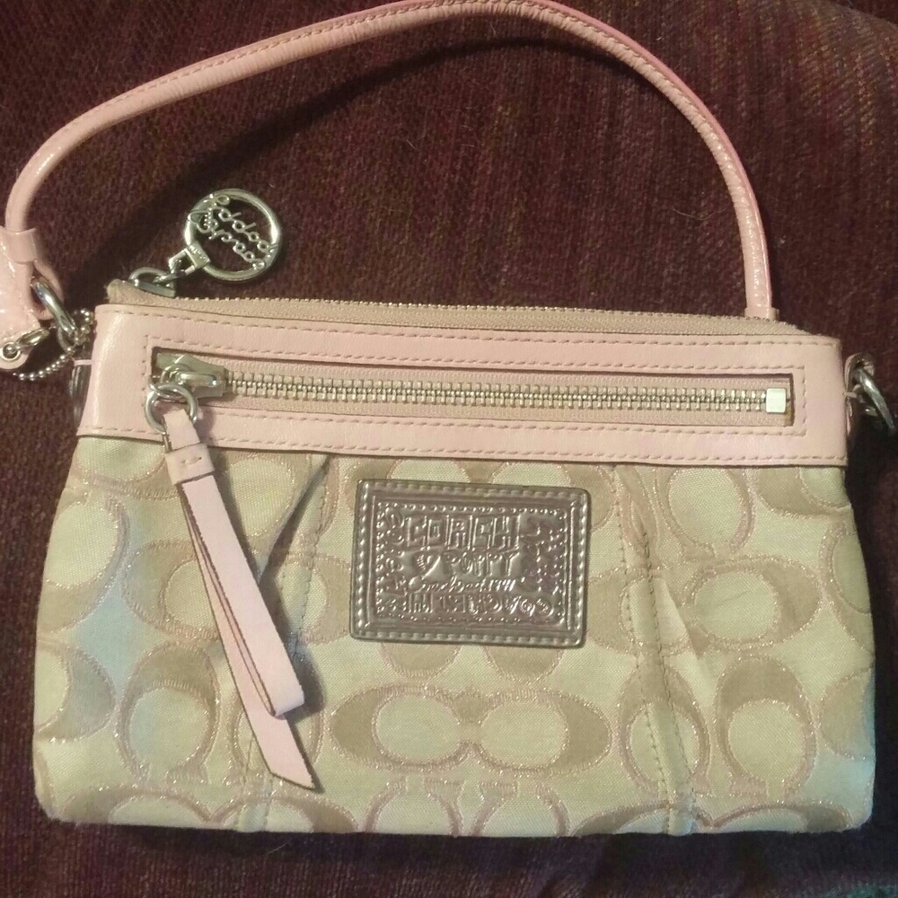 Coach Poppy wristlet
