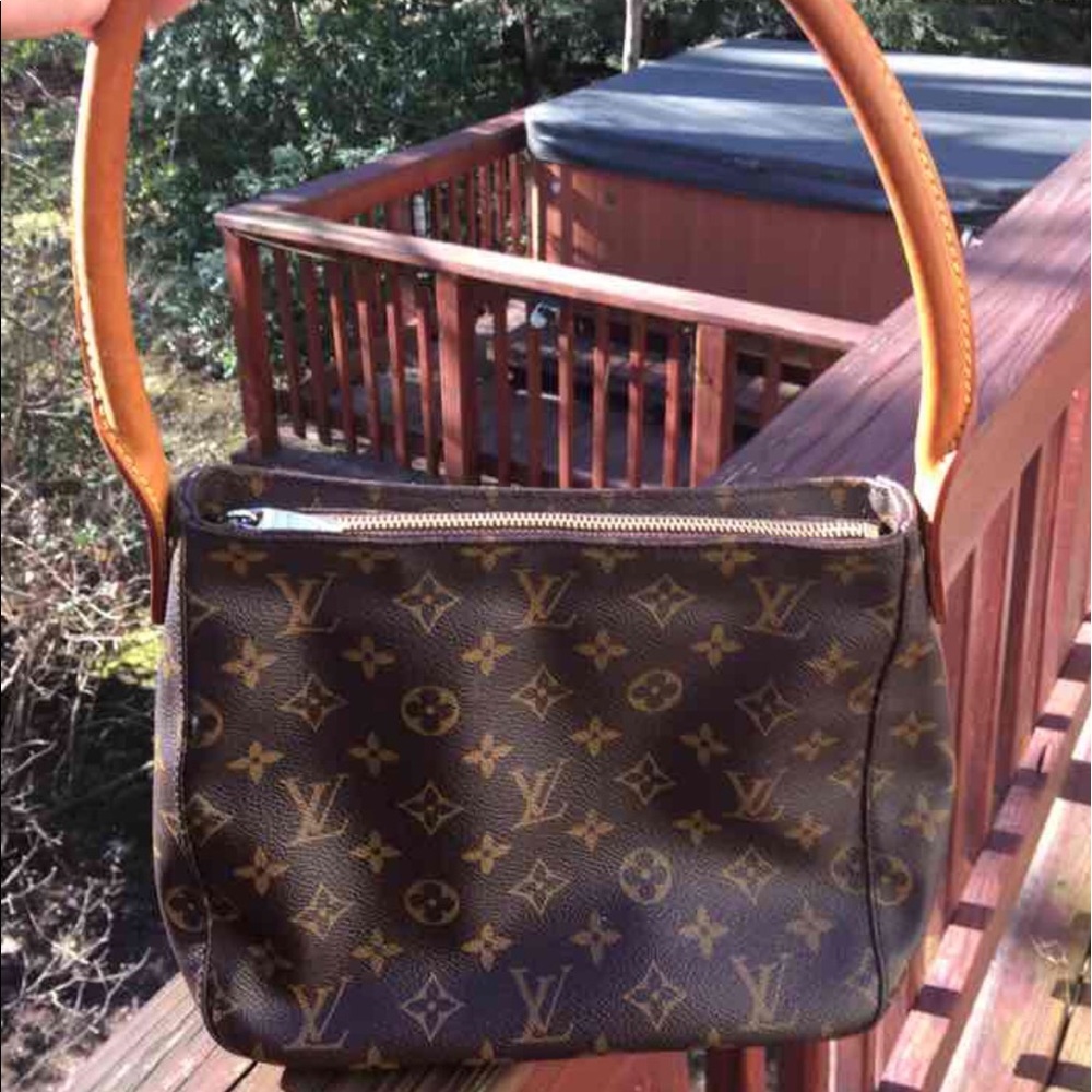 SOLD!!!  Louis Vuitton looping MM price FIRM