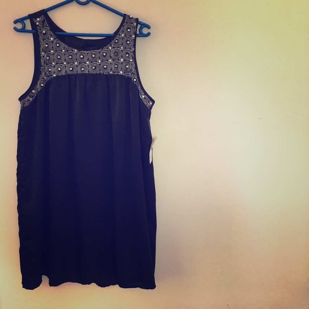 NWT F21 black shift dress with silver stud design