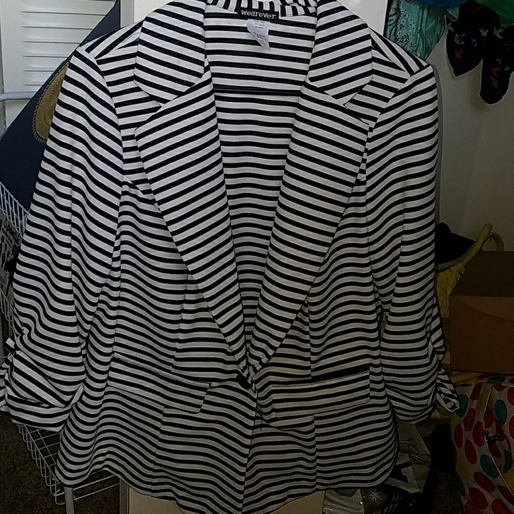 Black and white strip blazer