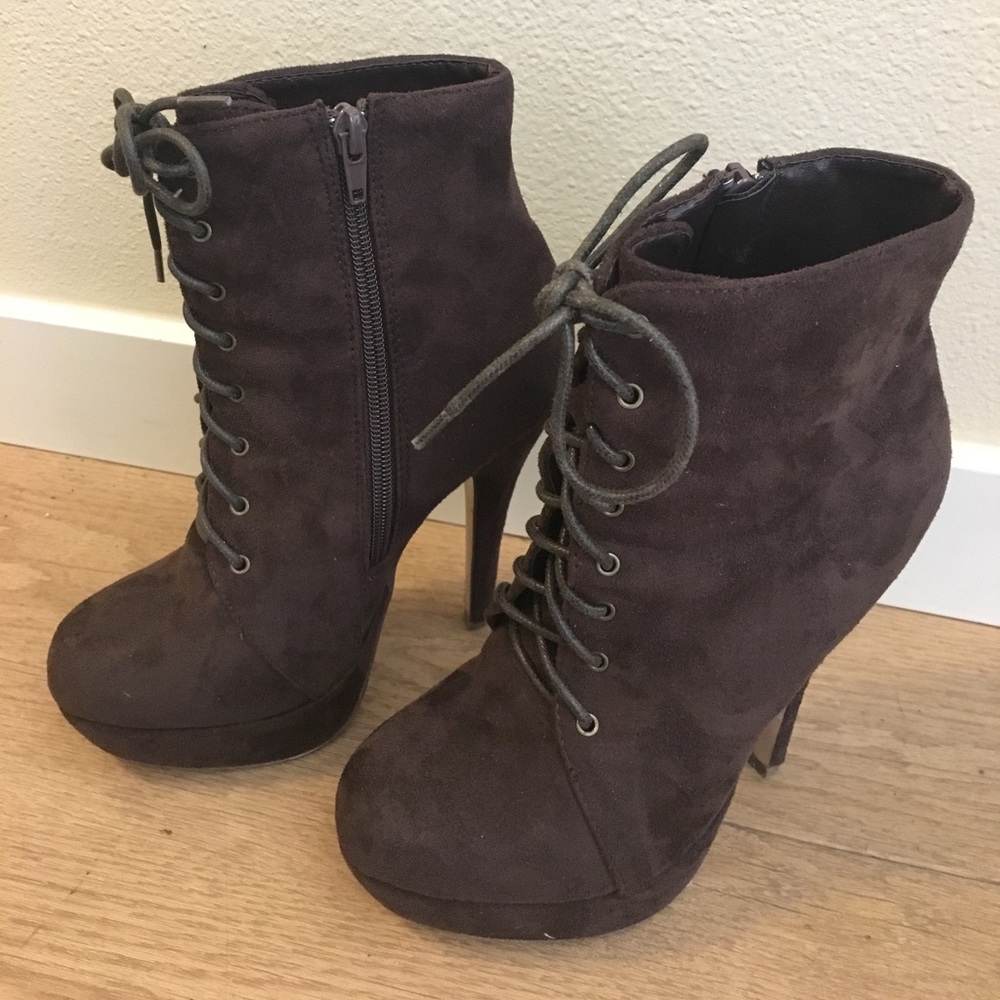 Lace up brown suede booties
