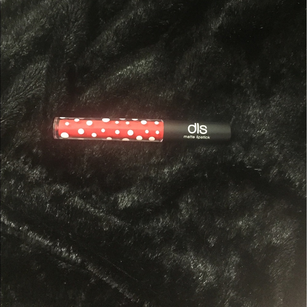 Liquid lipstick