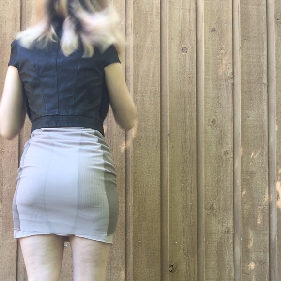 Black cap sleeve faux leather and fur vest - Picture 3 of 6