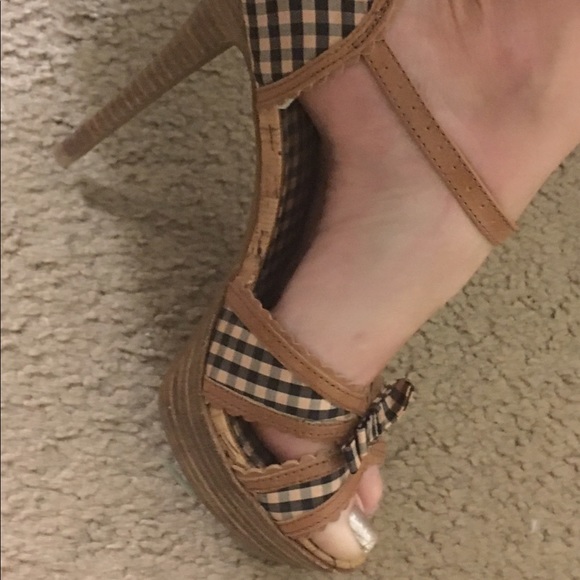 Jessica Simpson Tan and Brown Plaid Peep Toe Heels - Picture 3 of 3