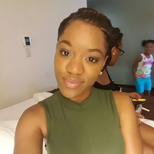 Meet your Posher, Jasmine