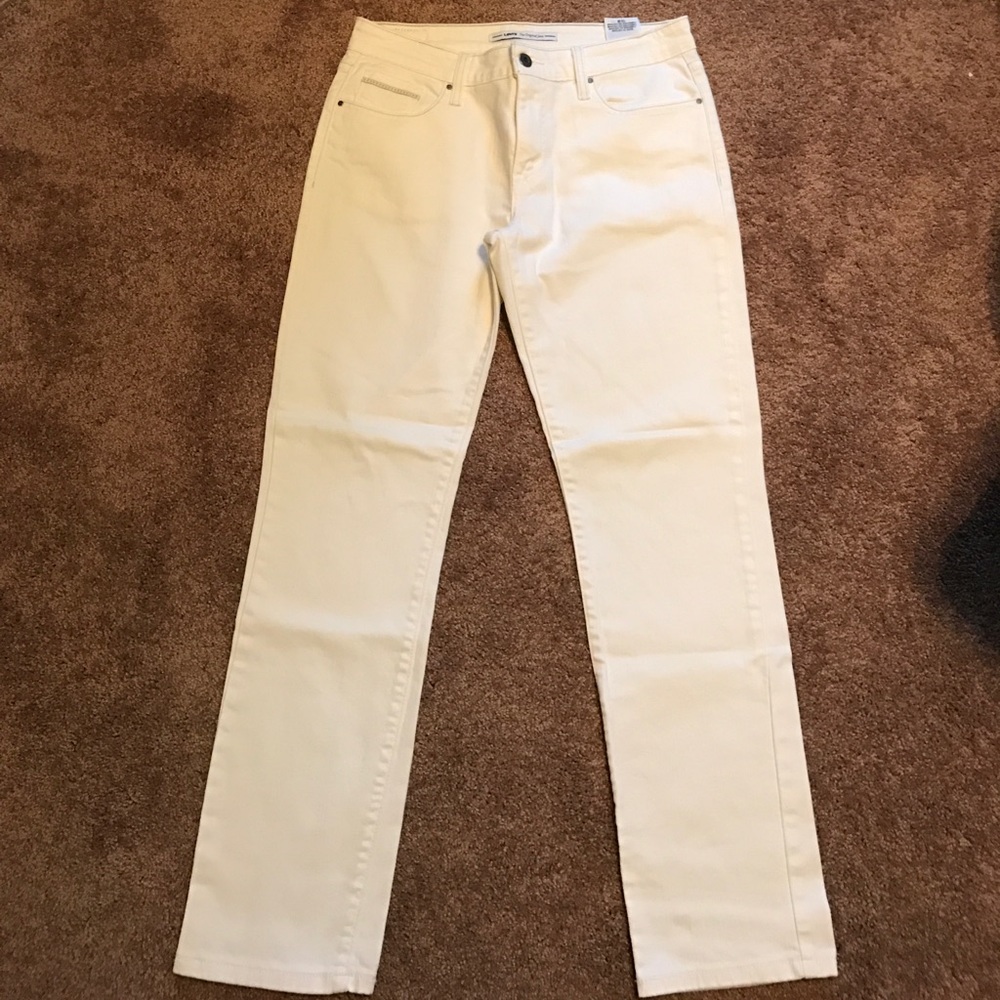 Women's Levi's white jeans
