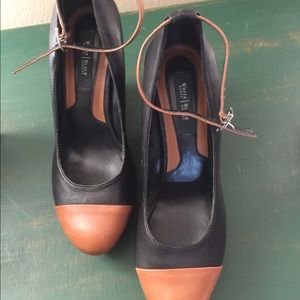 White House black market wedges!