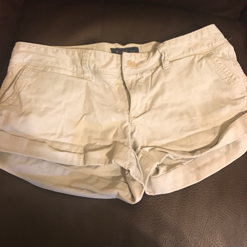 American eagle khaki shorts