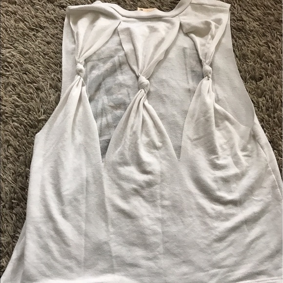 Graphic Sleeveless Shirt - Picture 2 of 2