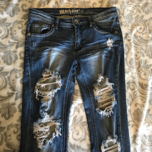 ⭐️ Ripped Jeans⭐️ - Picture 2 of 3