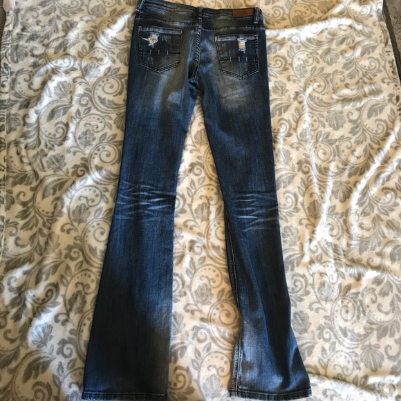 ⭐️ Ripped Jeans⭐️ - Picture 3 of 3