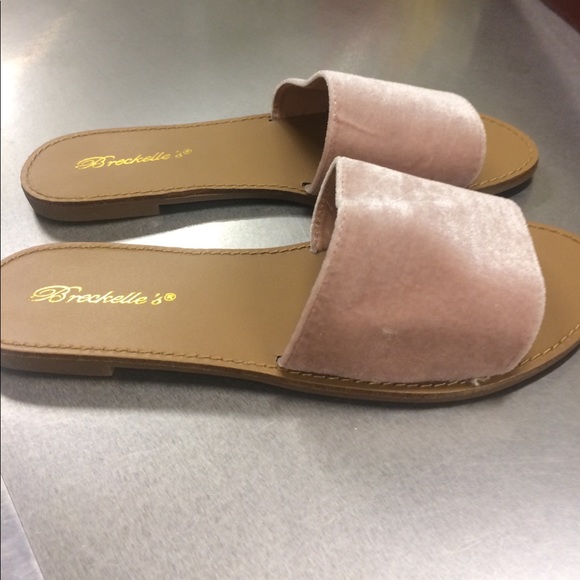 Velvet slide ons - Picture 2 of 2