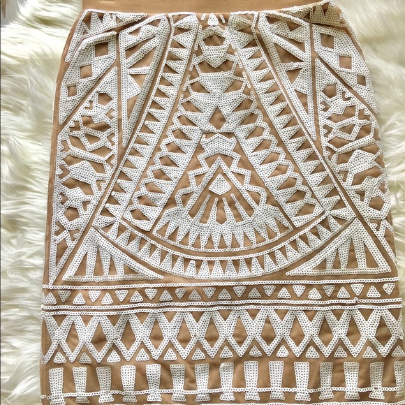 Mosaic Sequined Skirt in Nude Mesh NWOT - Picture 3 of 4