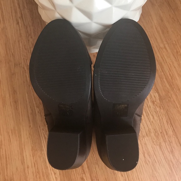 ❤️Double Zipper Adorable Brown Booties❤️ - Picture 2 of 3