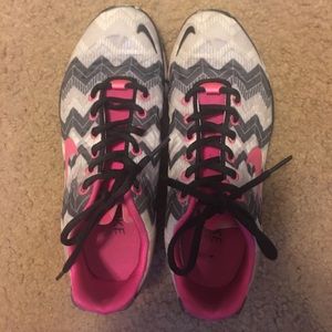 NIKE Free 5.0 Women's Size 7 pink white and black